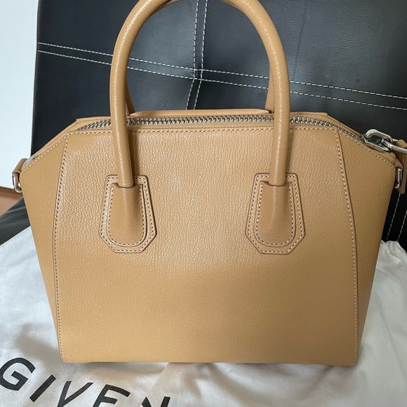 Givenchy Medium Antigona NWOT - Picture 3 of 16